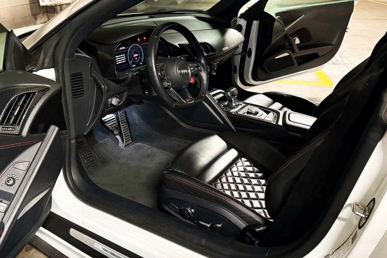 Audi R8 Spyder V10 | Corsanova Motors